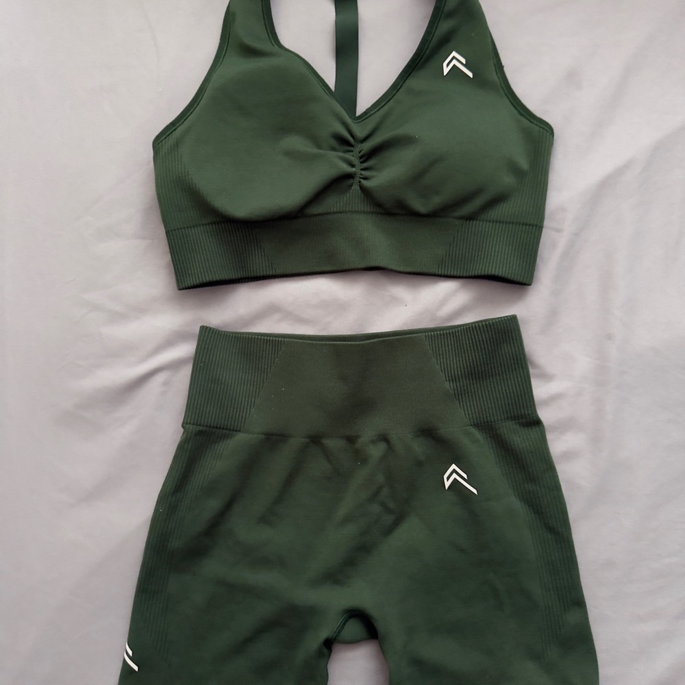 Oner Active Green Sports Bra and Leggings Set
